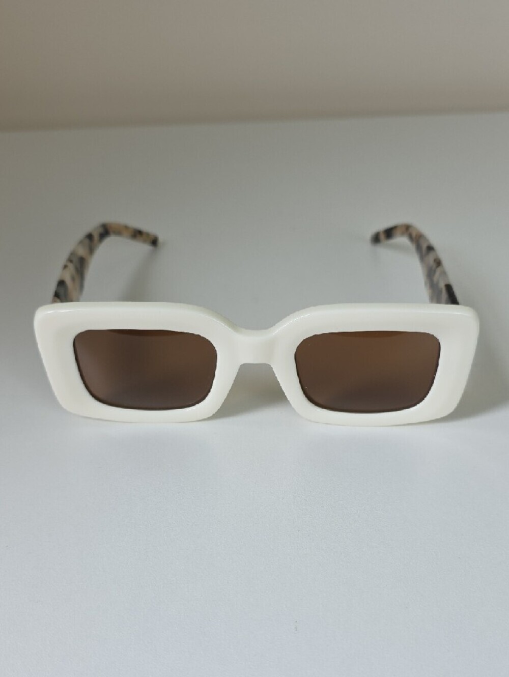 Banbe Beige Rectangular Sunglasses with Brown Lenses and Tortoiseshell Temples - Picture 6 of 8